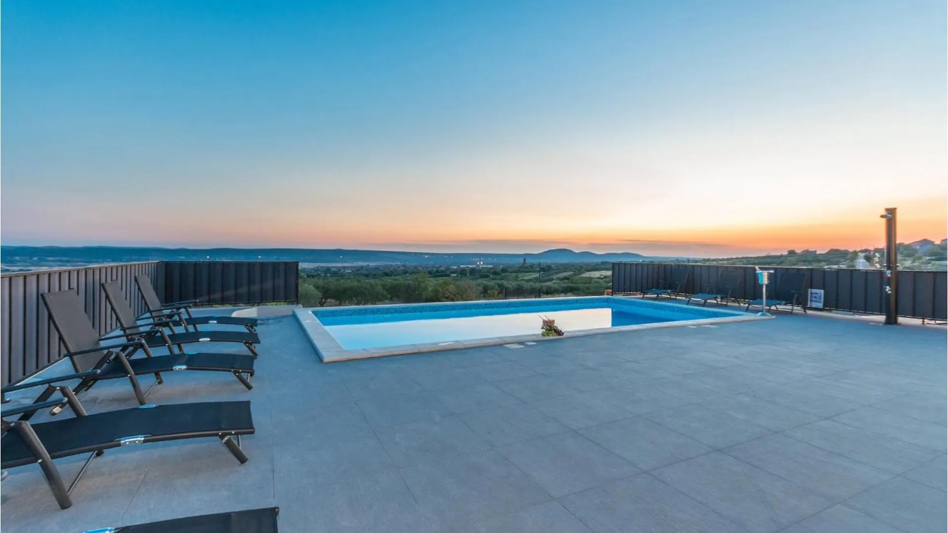Cozy Home In Tinj With Wifi 0*,  Croatia