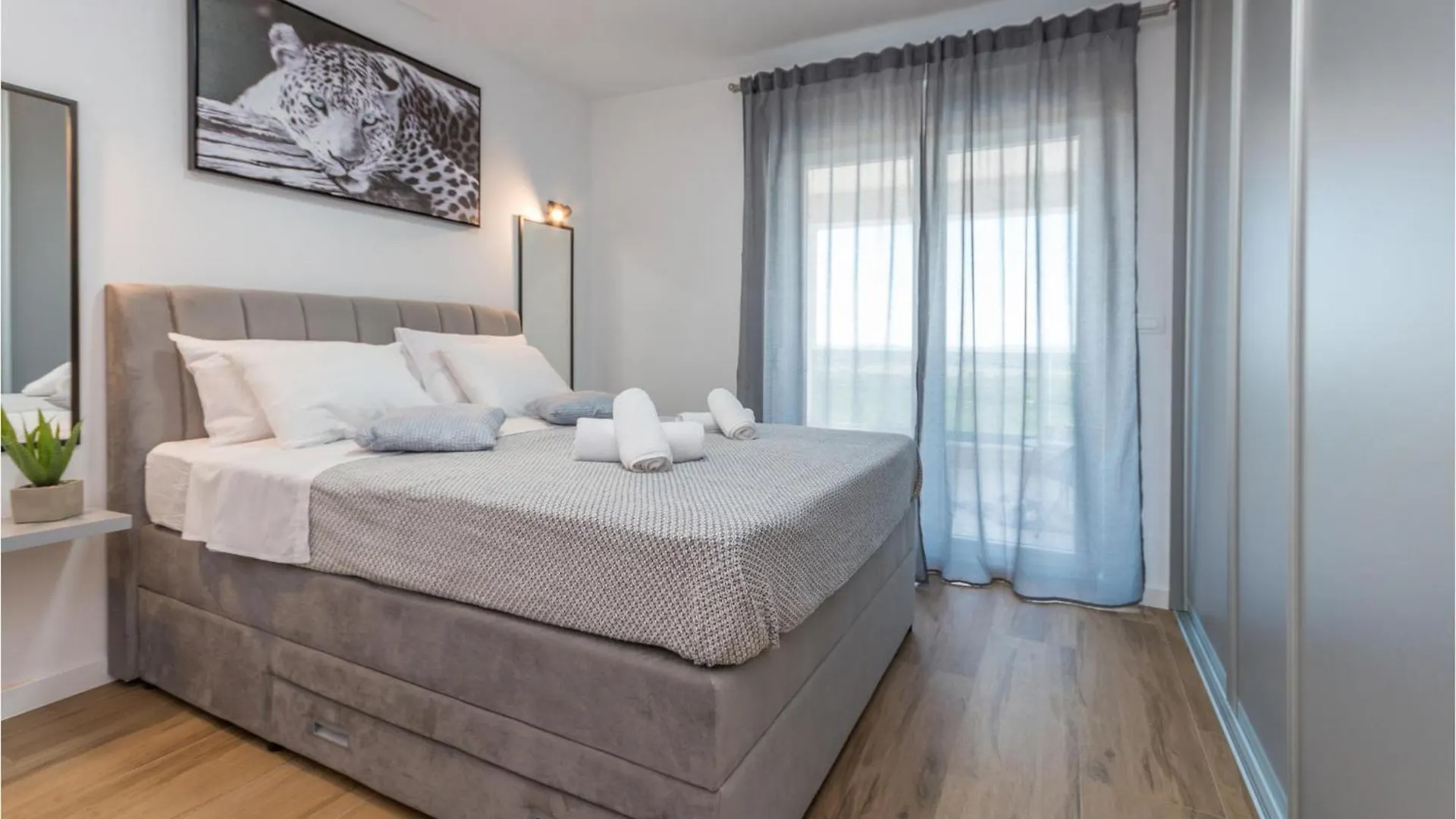 Cozy Home In Tinj With Wifi