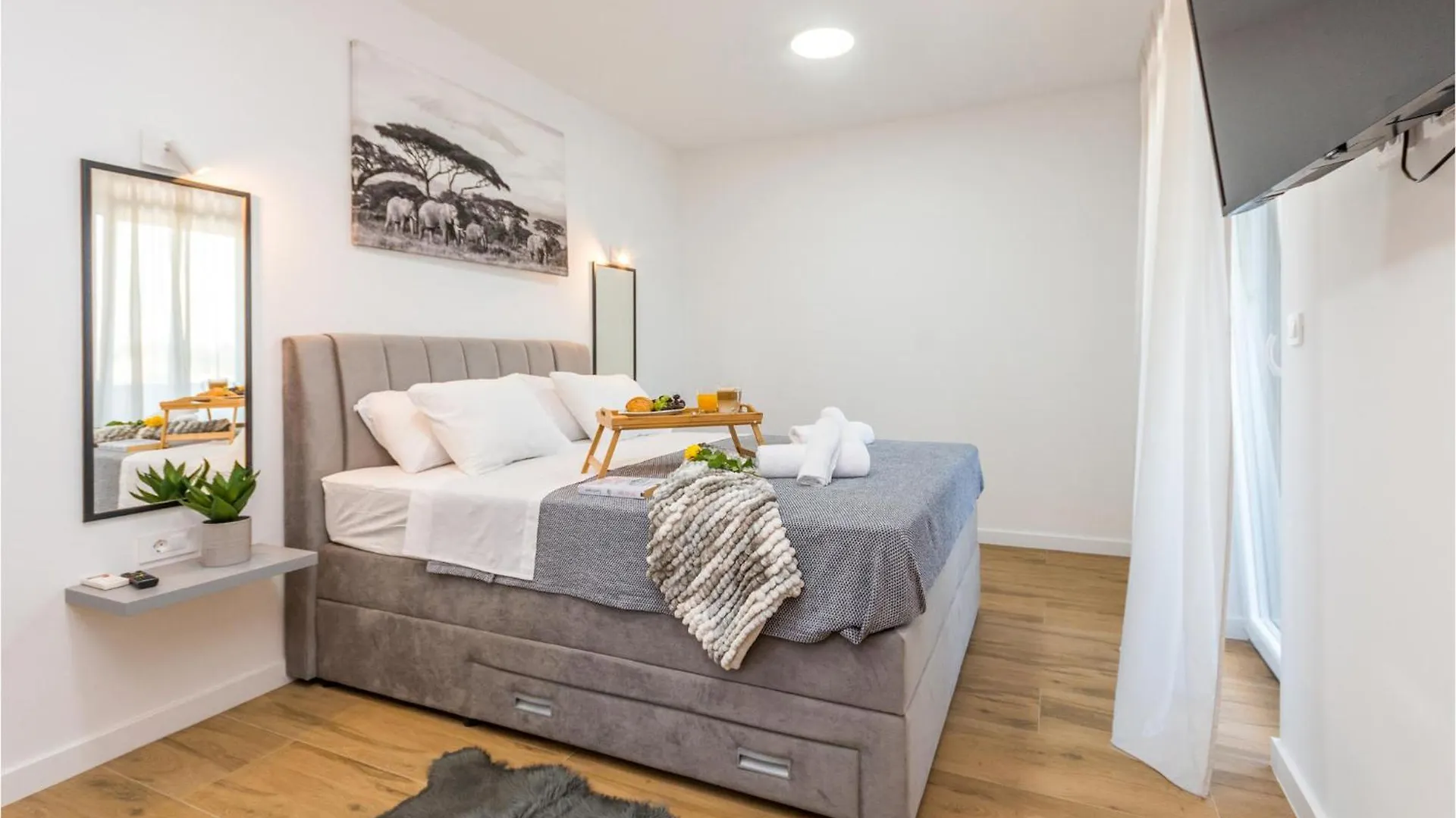Cozy Home In Tinj With Wifi