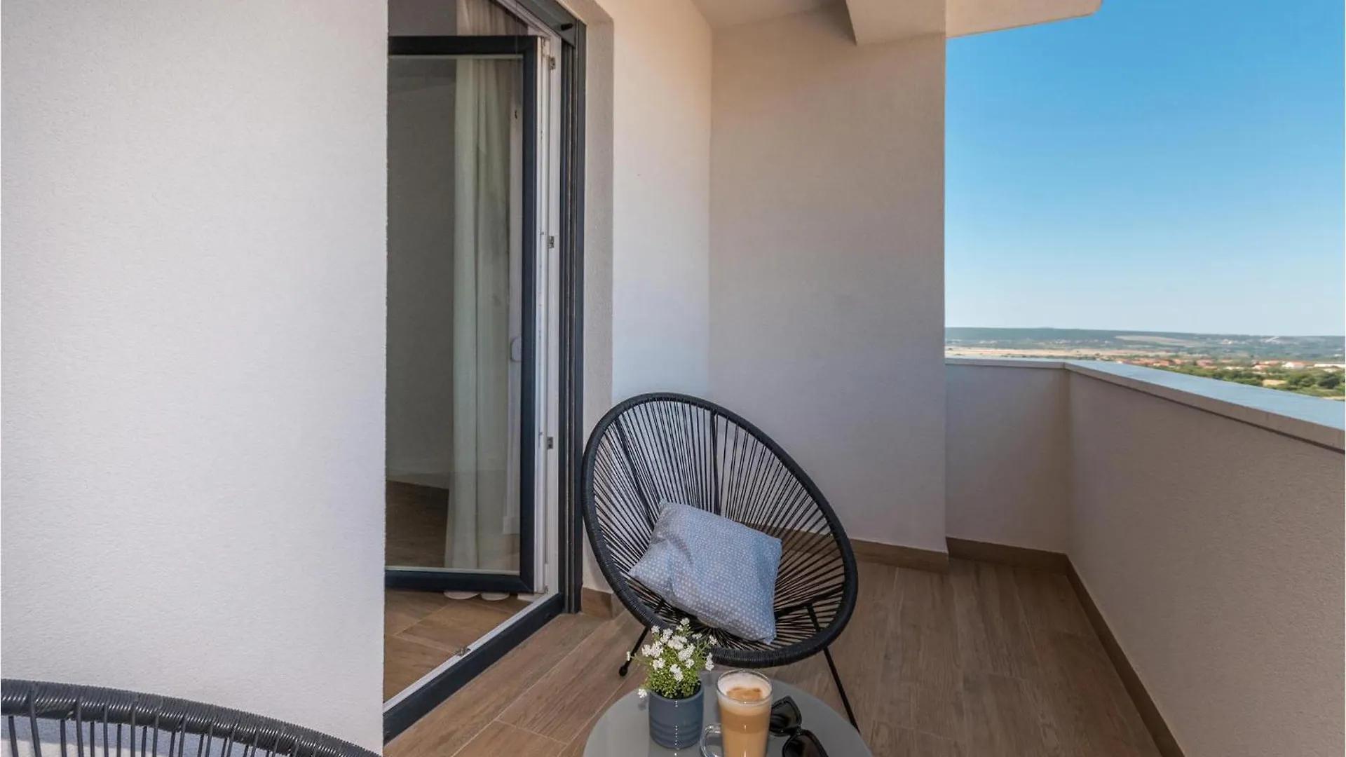 Cozy Home In Tinj With Wifi